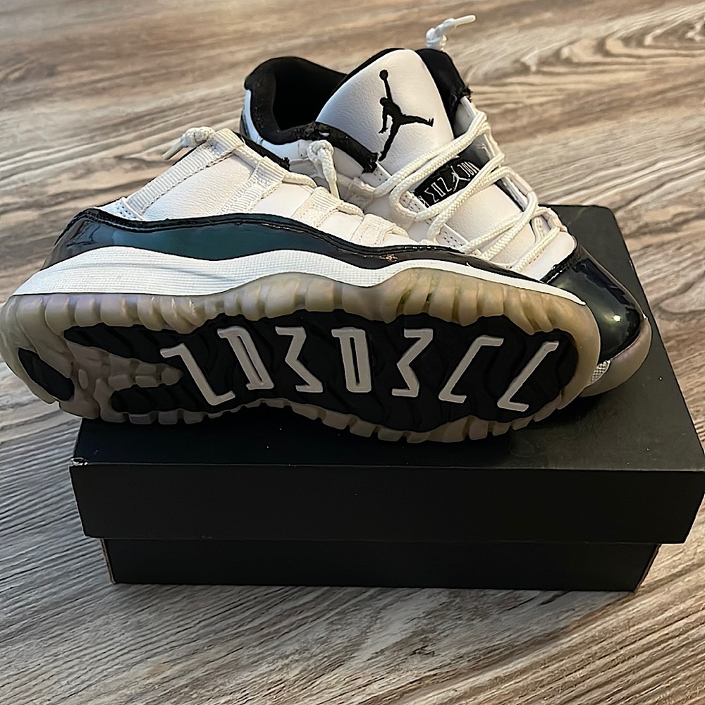 🚨 Jordan Retro 11 - Picture 2 of 4